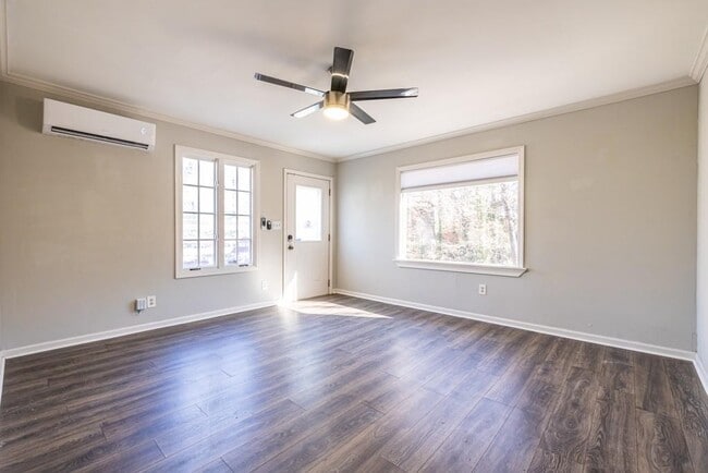 Building Photo - 1570 Spring Ln NW