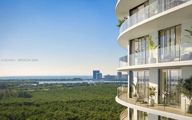 Building Photo - 2411 Laguna Cir