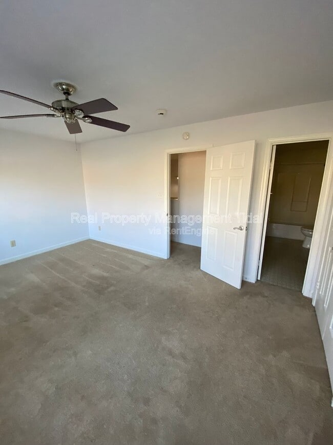 Building Photo - 610 Guy Ln