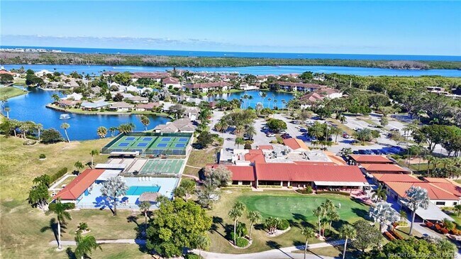 Building Photo - 5111 SE Miles Grant Rd