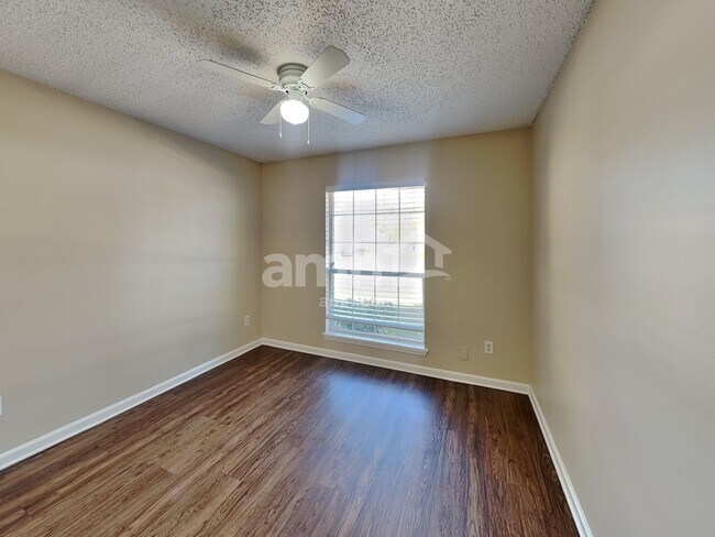 Building Photo - 3389 Westfield Dr