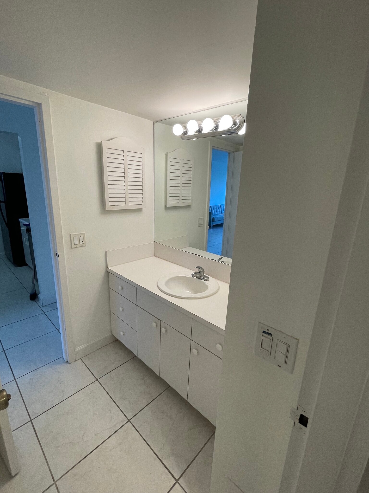 Building Photo - 2160 SW 16th Ave