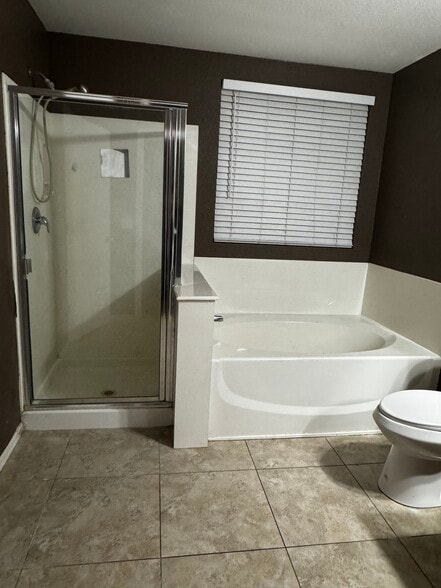 Building Photo - 10441 W Palm Ln