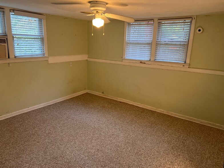 Bedroom 1 - 1377 Scott Blvd