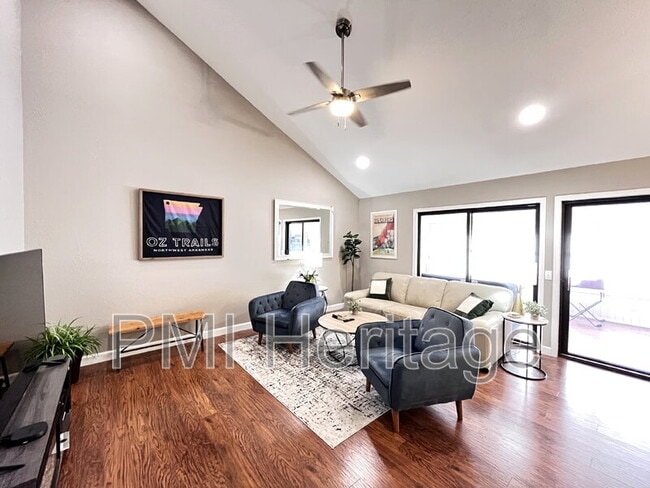 Building Photo - 26 Melinda Ln