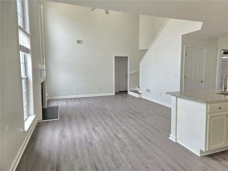 Building Photo - 4010 Ridgefair Dr