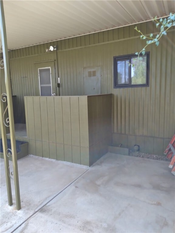 Building Photo - 1365 E McVicar Ave