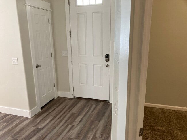 Building Photo - Beautiful Home in Highly Desired Daybreak Location!