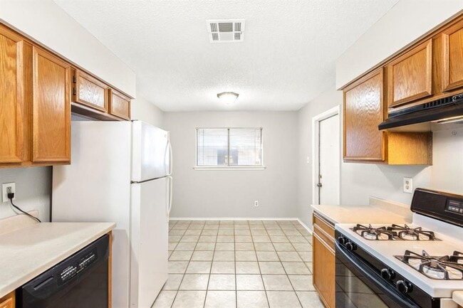 Building Photo - 12900 Garfield Ln