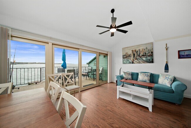 Building Photo - 7041 Kingston Cove Ln