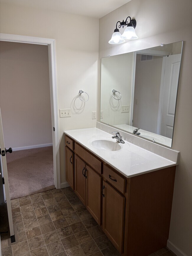 Building Photo - 530 Byler Cir