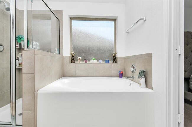 Building Photo - 16114 Long Boat Ct