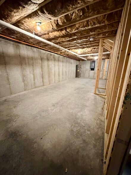 Building Photo - 50 Pleasant St