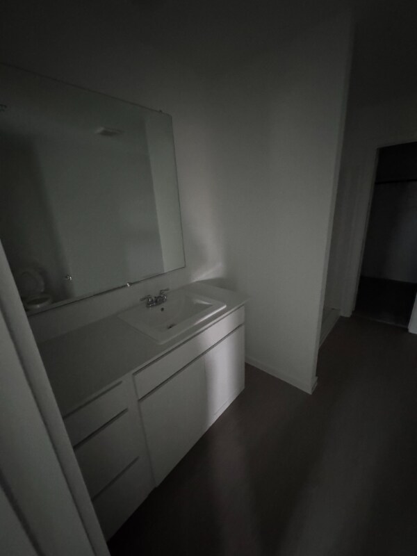 Building Photo - 7116 Waterford Crk Ct