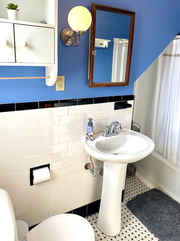 Building Photo - 354 Humphrey St