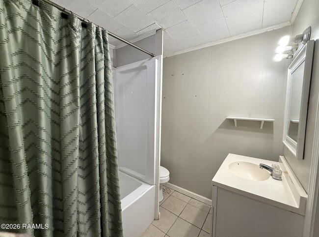 Building Photo - 209 Camp St