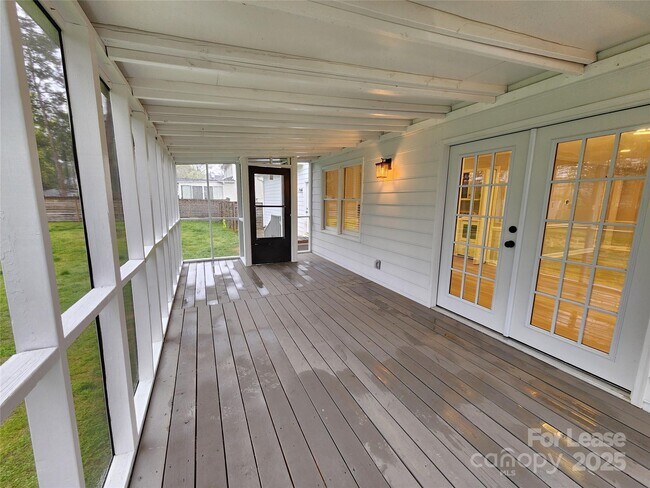 Building Photo - 7232 Sheffingdell Dr