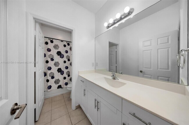 Building Photo - 268 NE 210th Way
