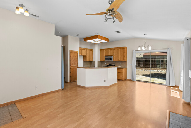Building Photo - 8753 Redwood Grove Way