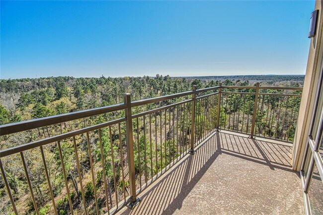 Building Photo - 2801 Wexford Dr