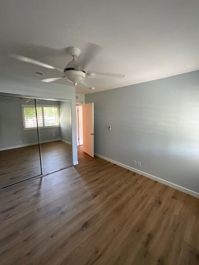 Building Photo - 1702 Capri Cir