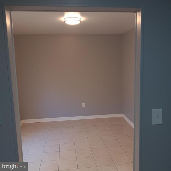 Building Photo - 1971 Addison Rd S