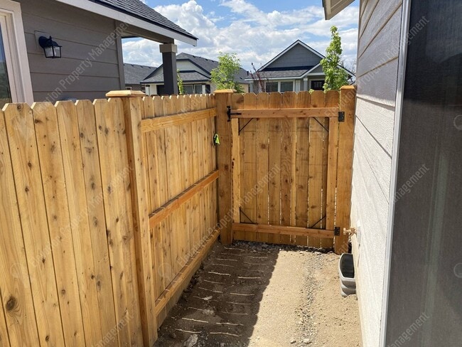 Building Photo - NEWER CONSTRUCTION - 2 BR 1BA Hayden Home in Redmond