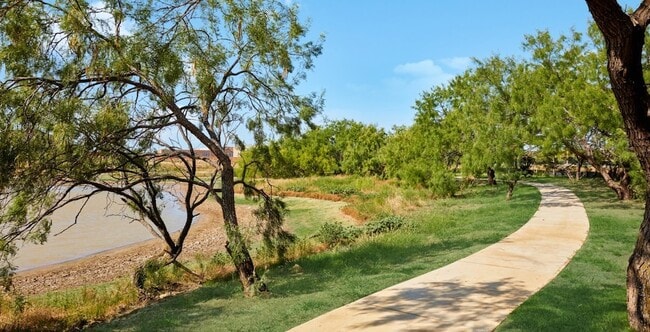 Building Photo - 12125 Steeplechase Dr