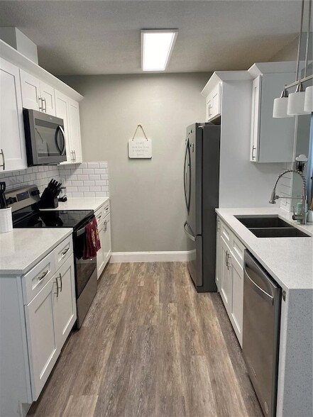 Building Photo - 7014 Glenview Dr