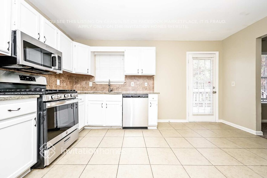 Building Photo - 1304 Baywood Glen