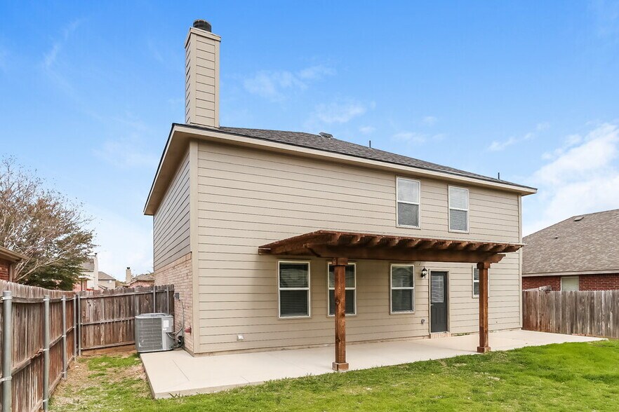 Building Photo - 413 Emerald Creek Dr