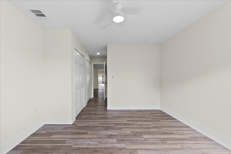 Building Photo - 623 Lake Dexter Cir