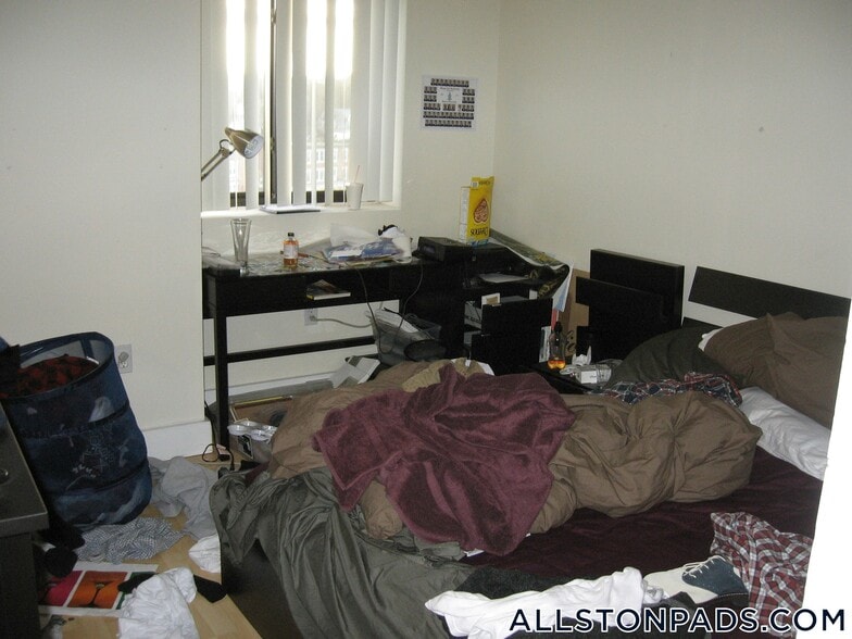 Building Photo - 15 N Beacon St