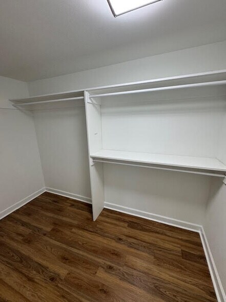 Building Photo - 8820 Manoo Pl