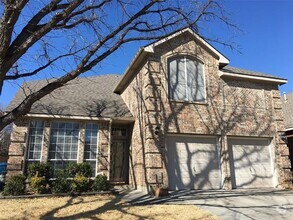 Building Photo - 2205 Red Maple Rd