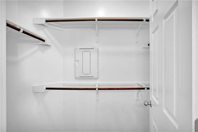 Building Photo - 6400 Gunflint Dr