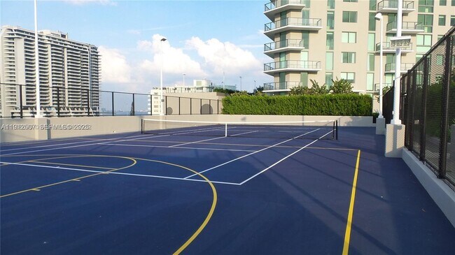 Building Photo - 501 NE 31st St