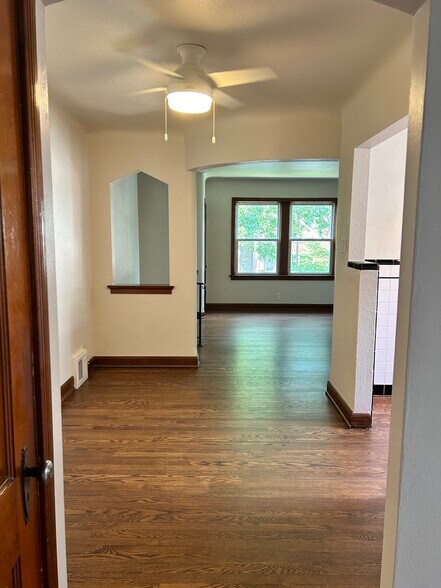 Primary Photo - 6340 Bancroft Ave
