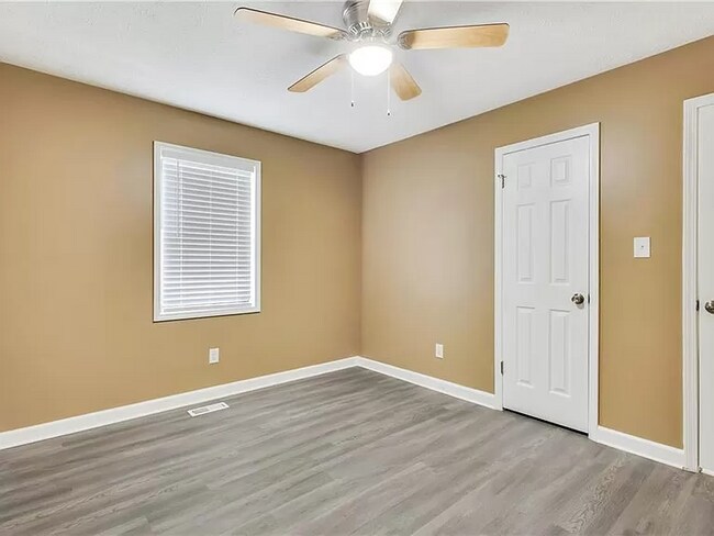 Building Photo - 3489 Mustang Dr
