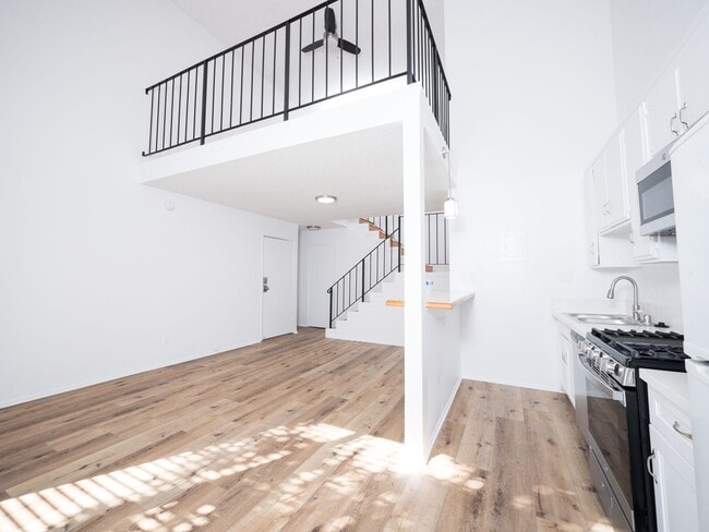 Interior Photo - 5708 Tujunga Ave