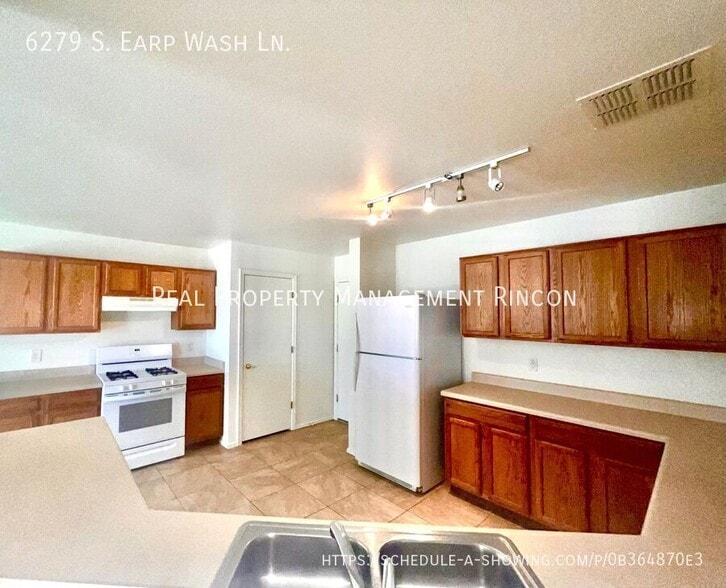 Building Photo - 6279 S Earp Wash Ln