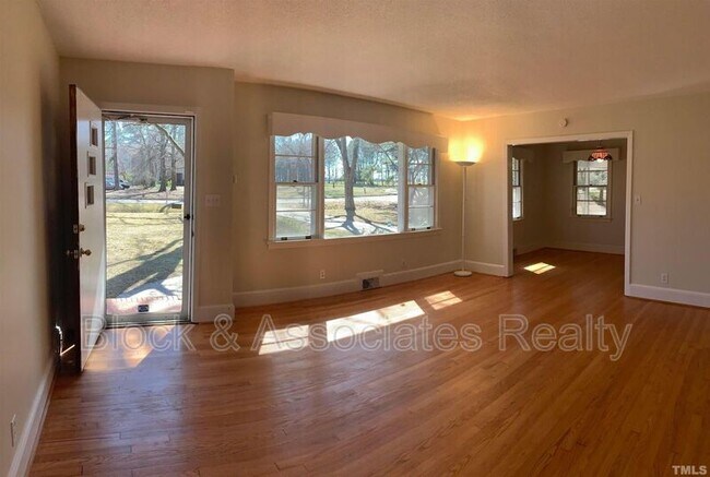 Building Photo - 6015 Inona Pl