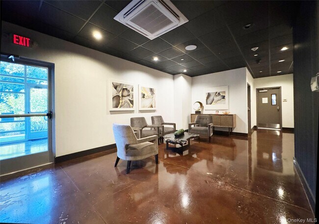 Building Photo - 30 Beekman St