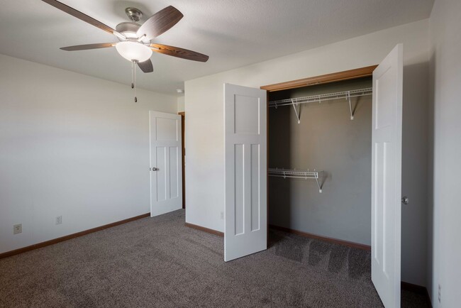Building Photo - 3 BED, 2 BATH, 2 CAR GARAGE DUPLEX - Avail...