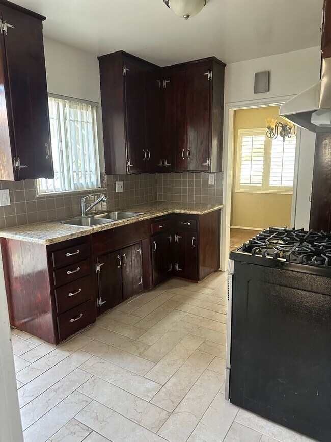 Building Photo - Valley Spring, 11339-11345