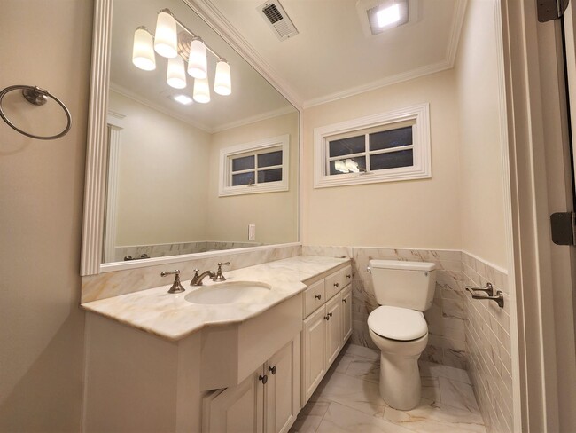 Building Photo - Extraordinary Atherton Estate with Cottage...