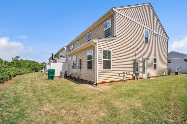 Building Photo - 351 Intrepid Ct