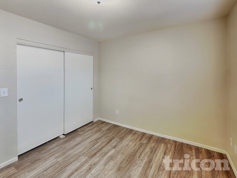 Building Photo - 5044 N Vista Del Rancho Way