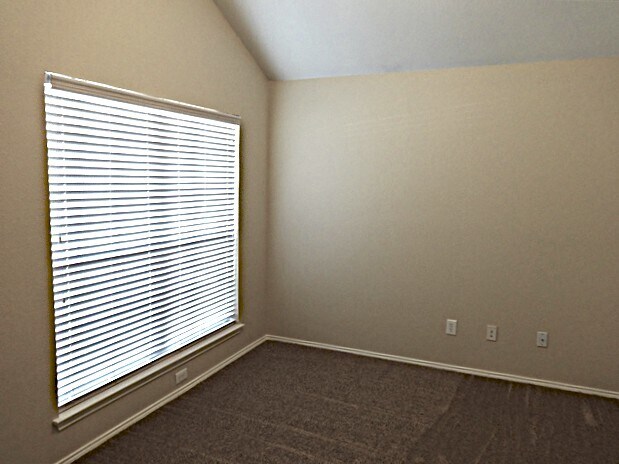 Building Photo - 9056 Weller Ln