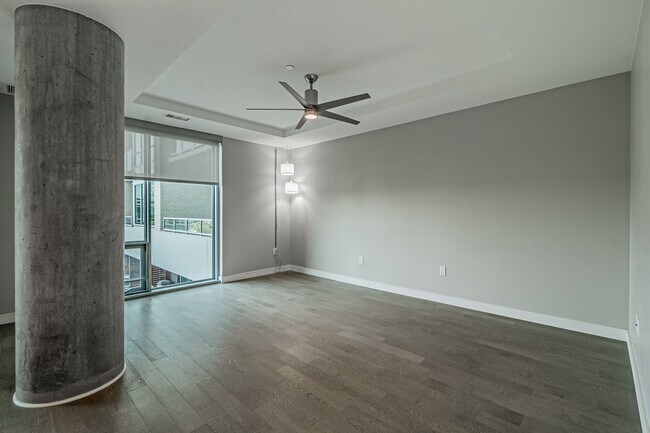 Building Photo - LUX 1BD, 1.5BA Lakehouse Condo with Balcony